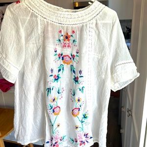 Size small white floral shirt